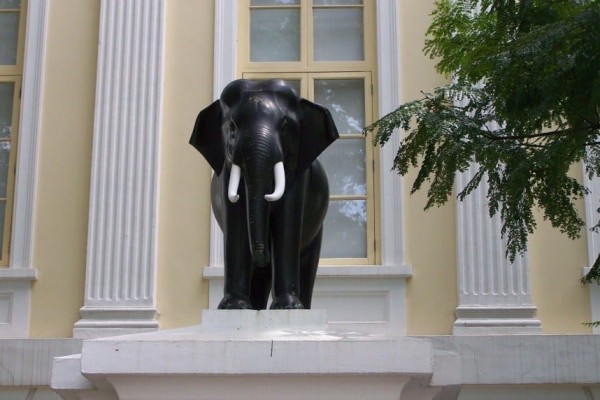 Thai elephant statue Singapore