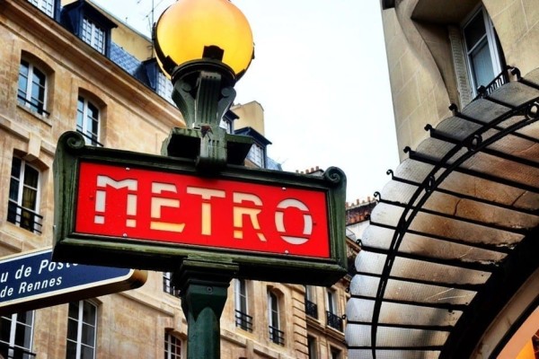 Paris Metro sign