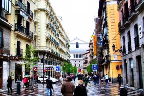 Calle del Arenal, Madrid, Spain
