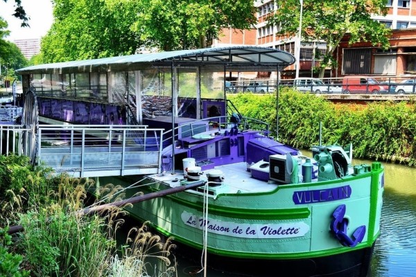 violet boat