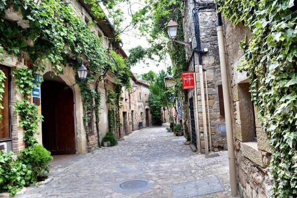 peratallada spain