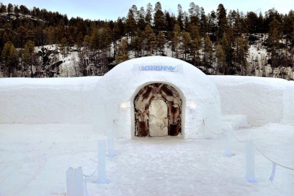 Sorrisniva Igloo Hotel Norway