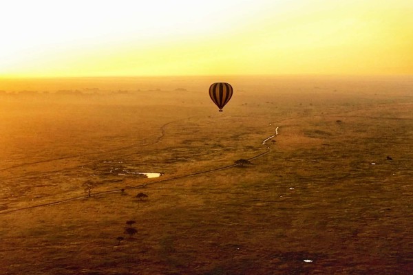 hot air balloon Serengeti Tanzania